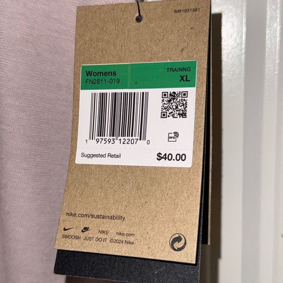 Nike Women's One Relaxed Dri-FIT Tank Top - Picture 5 of 12